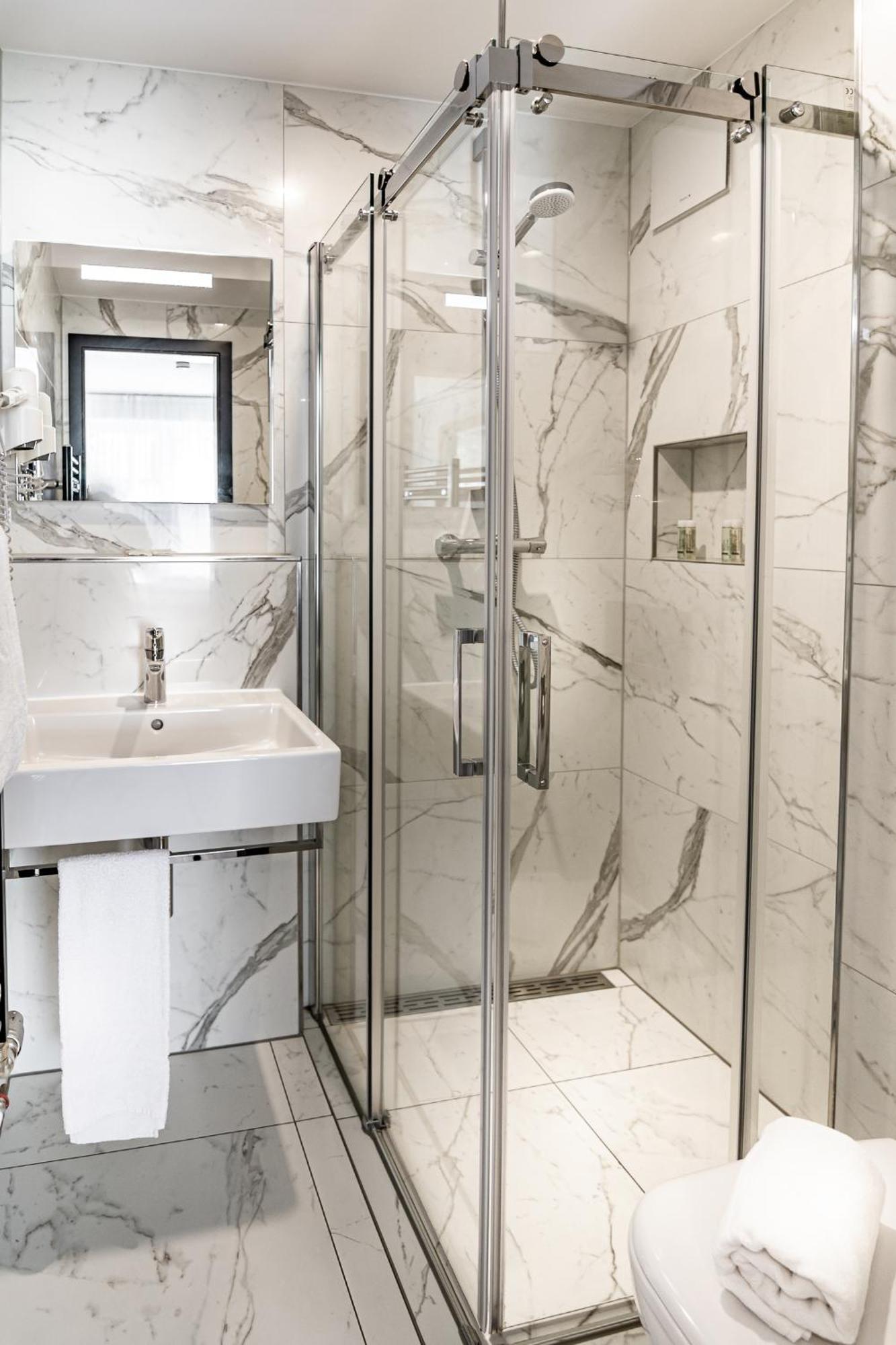 Sleep Inn Duesseldorf Стая снимка
